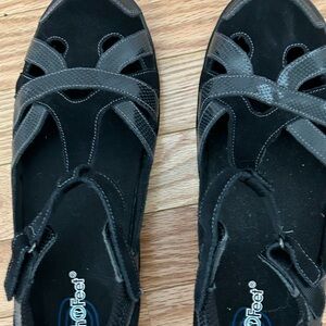 Stylish Black and Gray Women's Flats by Propet